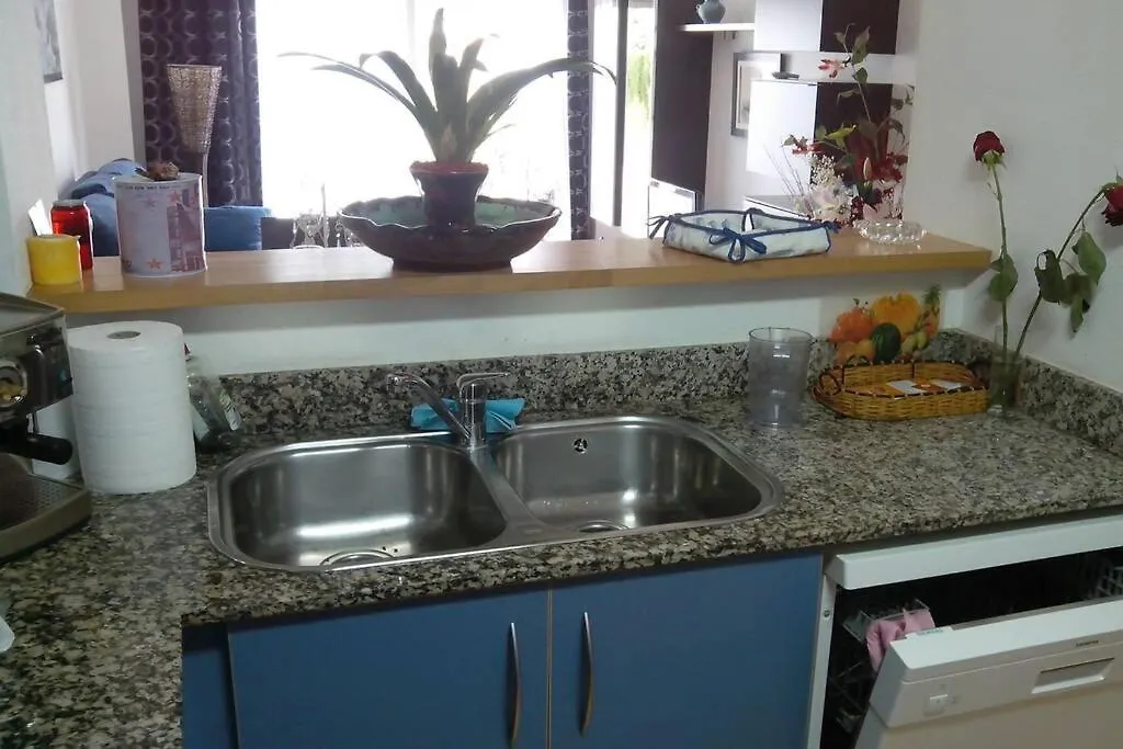 Bonito Apartamento De 3 Hab. Con Jardin Roses